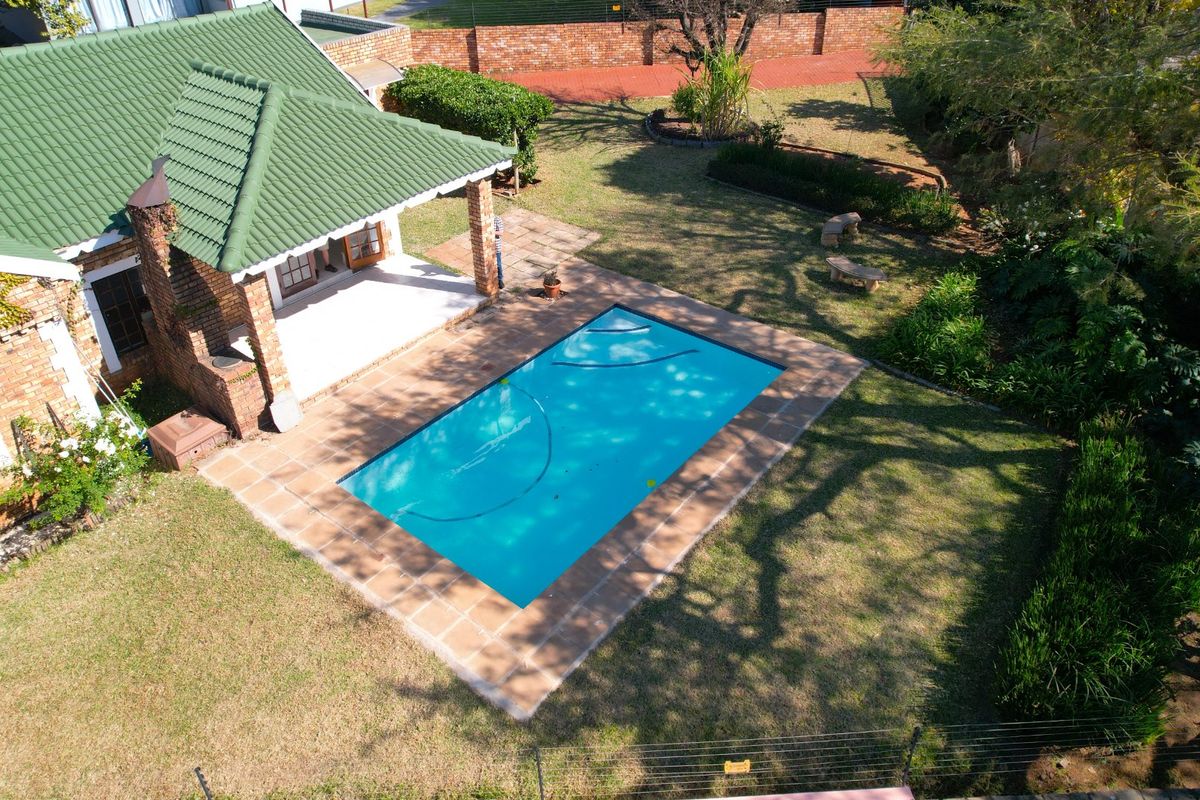 NEWLY RENOVATED FAMILY HOME – MOVE-IN READY WITH EXCEPTIONAL PARKING AND ENTERTAINMENT FEATURES - Photo 3