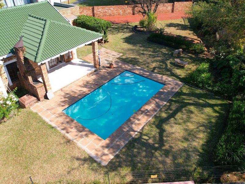 NEWLY RENOVATED FAMILY HOME – MOVE-IN READY WITH EXCEPTIONAL PARKING AND ENTERTAINMENT FEATURES - Photo 3