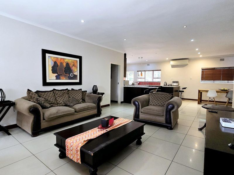 Spacious Off-Grid Family Home with Pool & Entertainment Area in Meyerspark - Photo 3
