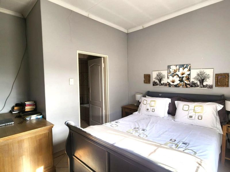 3 Bedroom, 2 Bathroom home in Boardwalk Villas, Olympus, Pretoria East-priced to sell - Photo 9