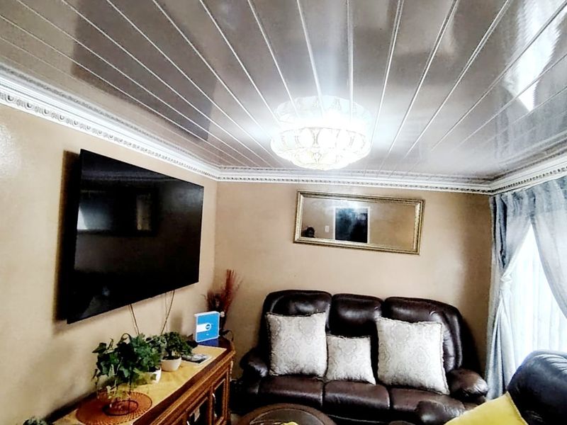 4 Bedroom House for Sale in Mdantsane  - Photo 10