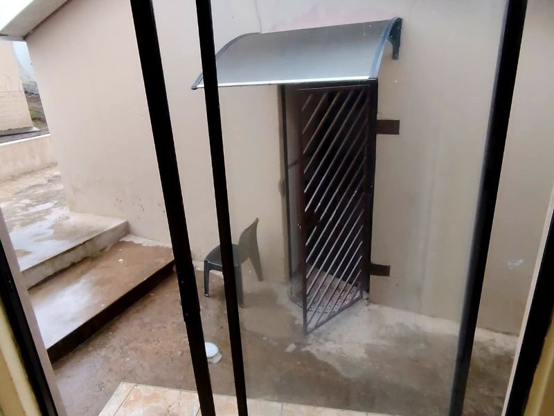 4 Bedroom House for Sale in Mdantsane  - Photo 9