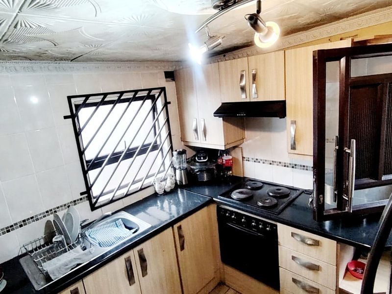 4 Bedroom House for Sale in Mdantsane  - Photo 7