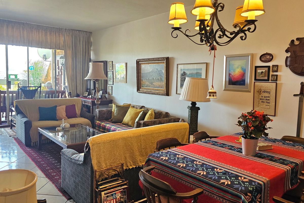 Panoramic Views Over Kensington – A Rare Gem with Exceptional City Views! - Photo 3