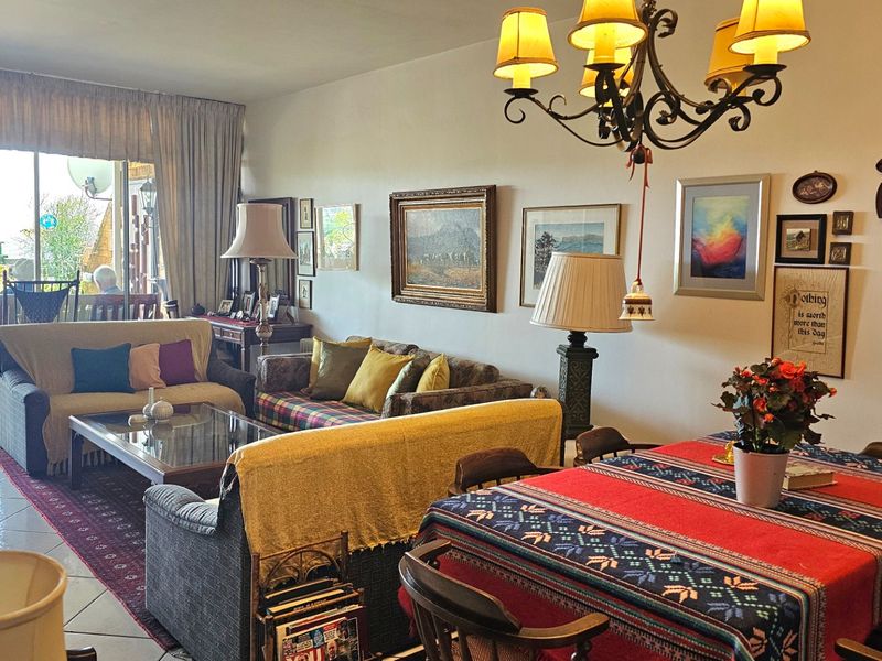 Panoramic Views Over Kensington – A Rare Gem with Exceptional City Views! - Photo 3