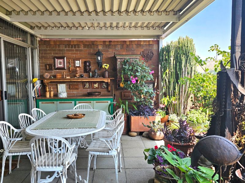 Panoramic Views Over Kensington – A Rare Gem with Exceptional City Views! - Photo 6