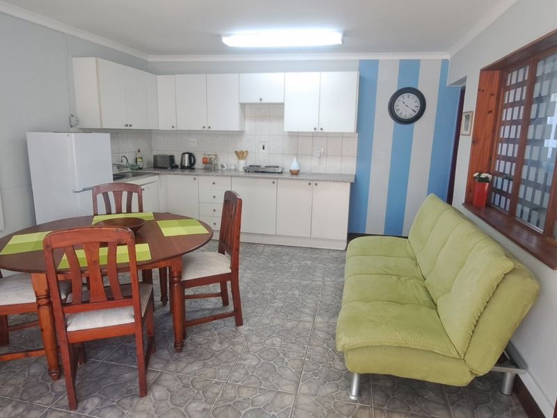 Charming and well-maintained furnished cottage.  - Photo 3