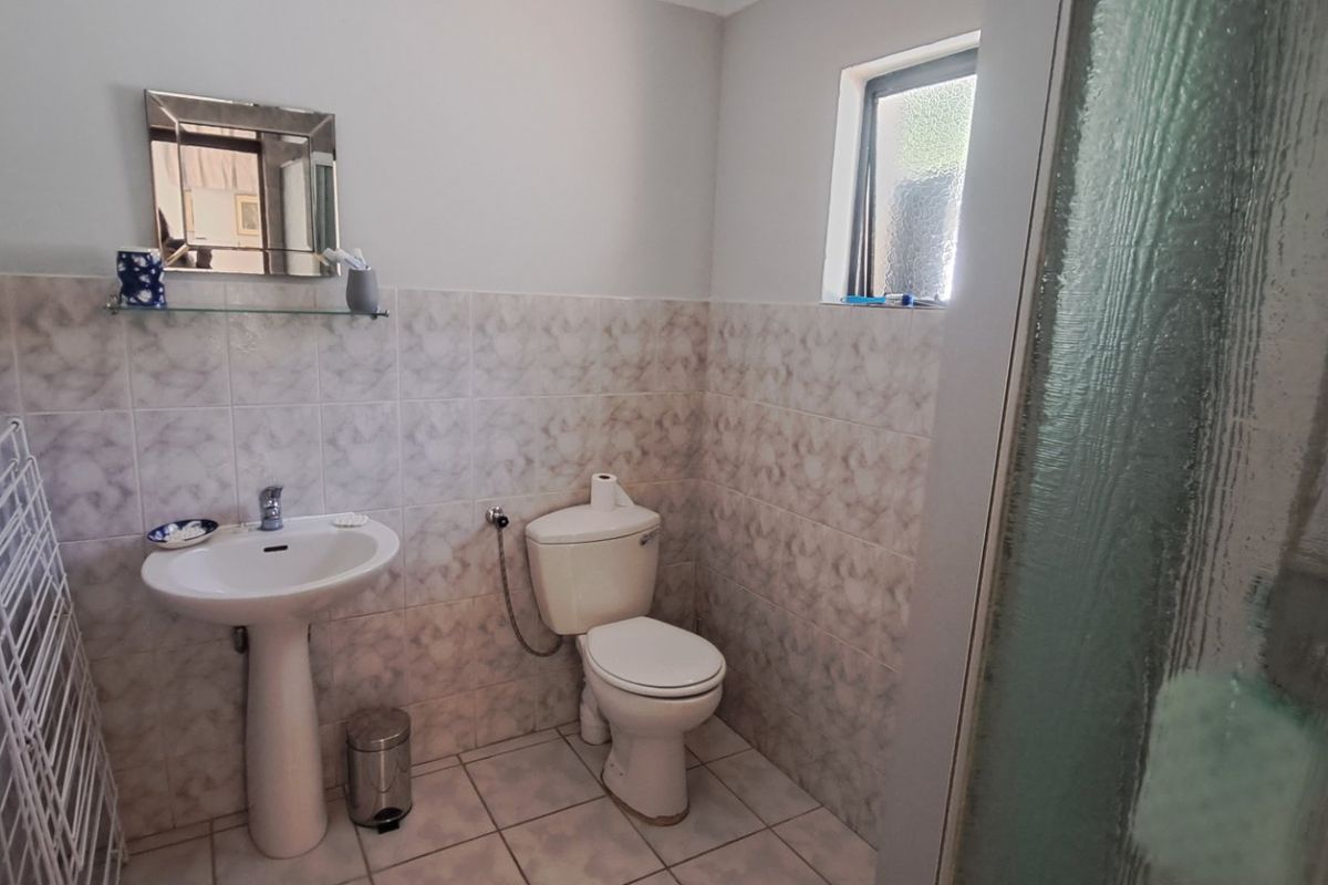 Charming and well-maintained furnished cottage.  - Photo 5