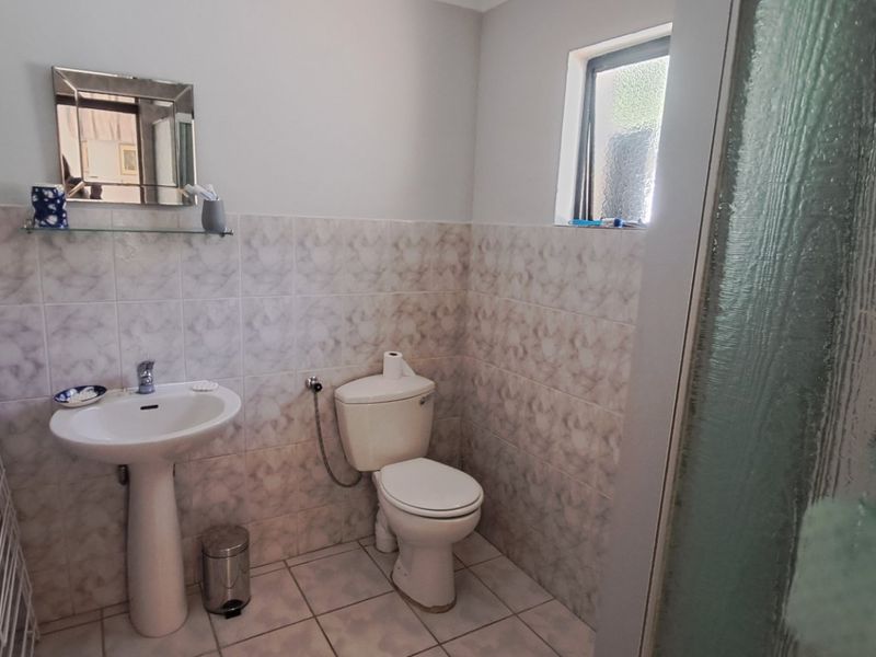 Charming and well-maintained furnished cottage.  - Photo 5