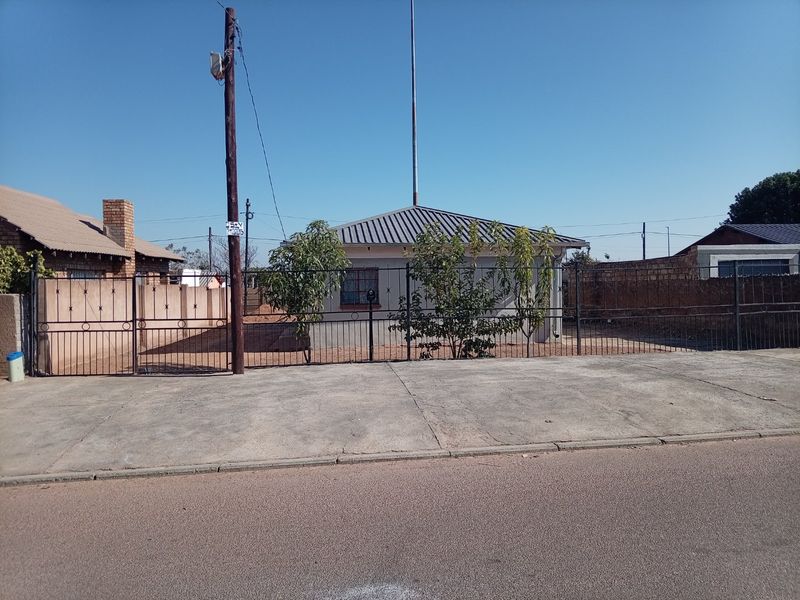 3 bedroom house Mabopane -B - Photo 2