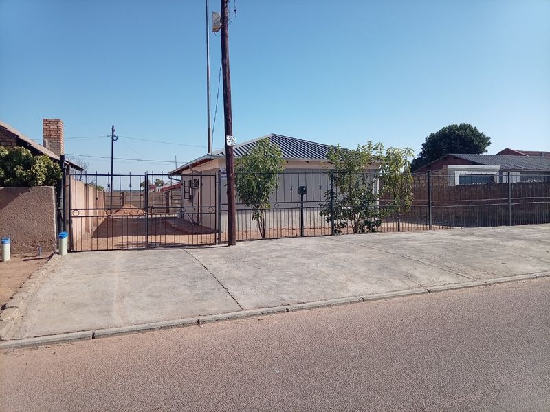 3 bedroom house Mabopane -B - Photo 1