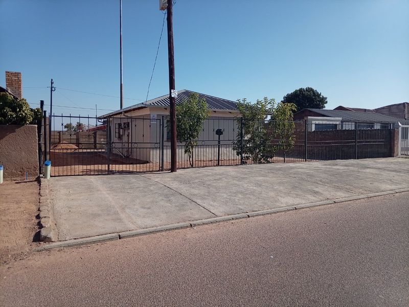 3 bedroom house Mabopane -B - Photo 3