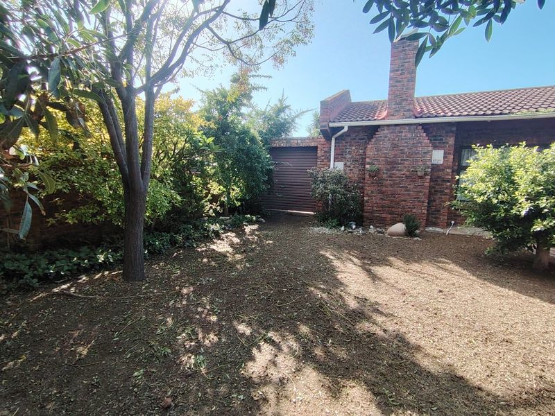 FREESTANDING  FACEBRICK  - Photo 5