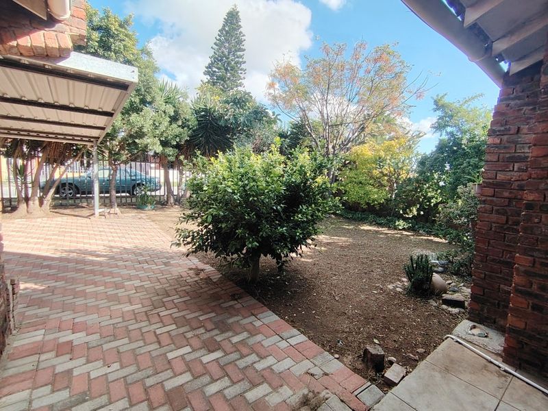 FREESTANDING  FACEBRICK  - Photo 6