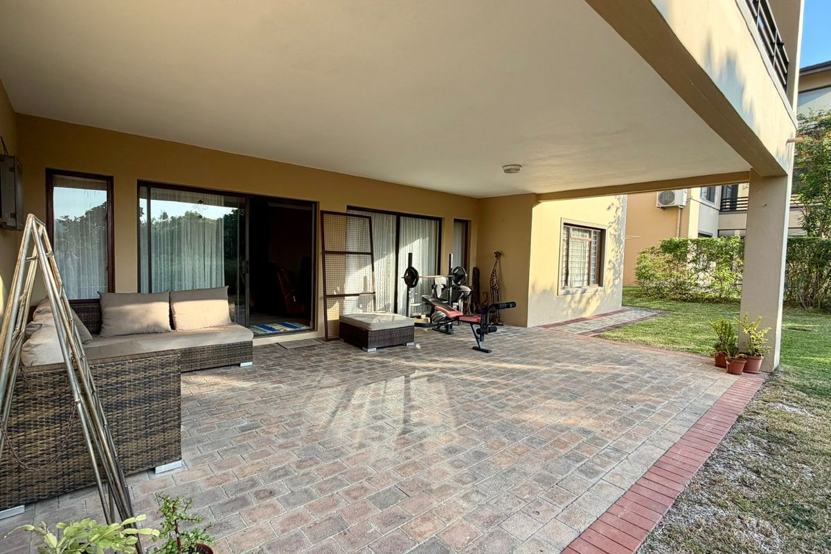Stylish Estate Living With Beautiful Garden Views And Exceptional Lifestyle Amenities - Photo 4