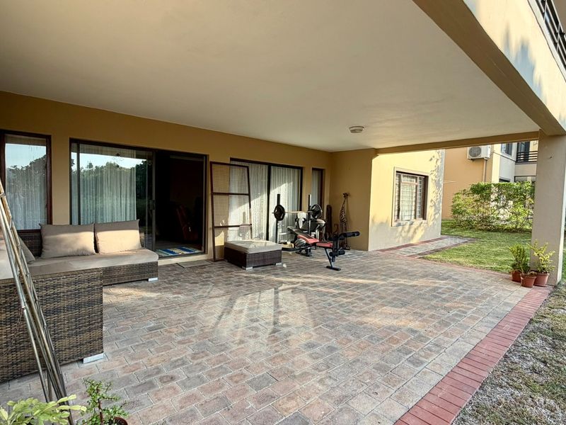 Stylish Estate Living With Beautiful Garden Views And Exceptional Lifestyle Amenities - Photo 4