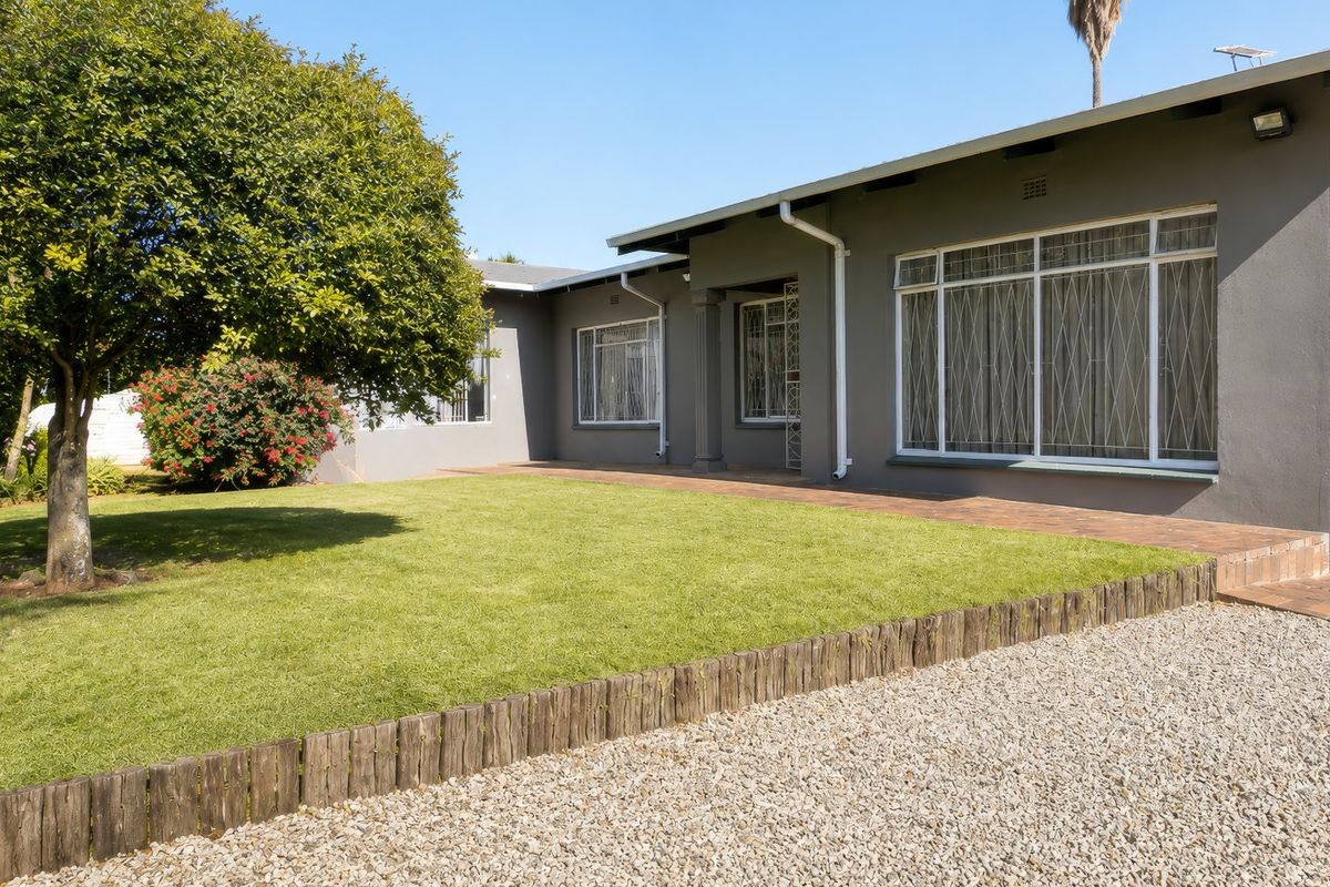 Family Friendly Northmead Home with Granny Flat - Photo 2