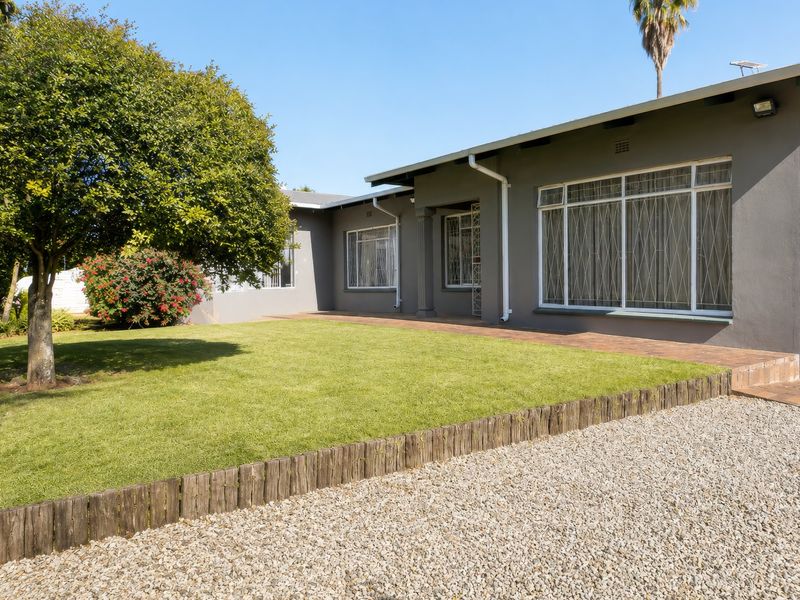 Family Friendly Northmead Home with Granny Flat - Photo 2