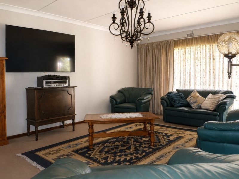 Family Friendly Northmead Home with Granny Flat - Photo 3