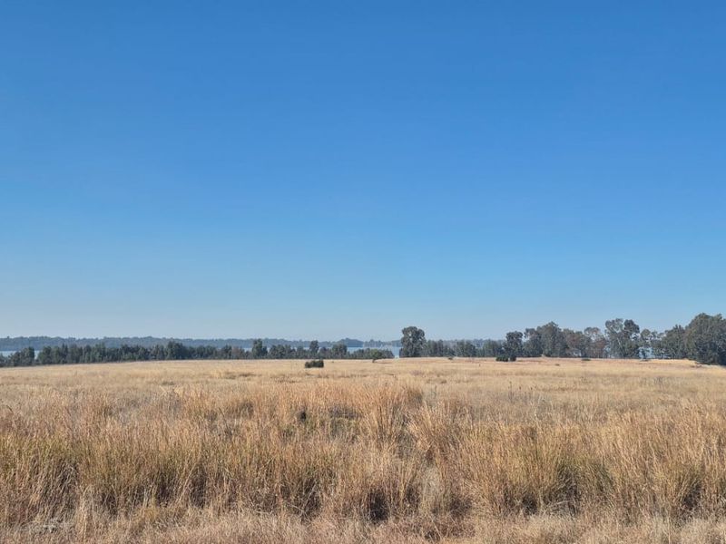 Spectacular Dam and Mountain View Retreat - Photo 4