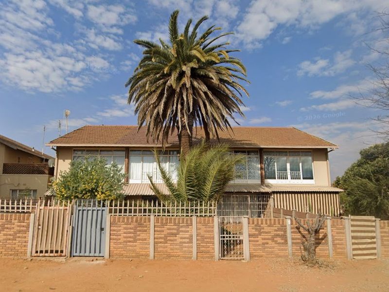 Stylish WilkevilleFlat with Private Garden Space - Photo 1