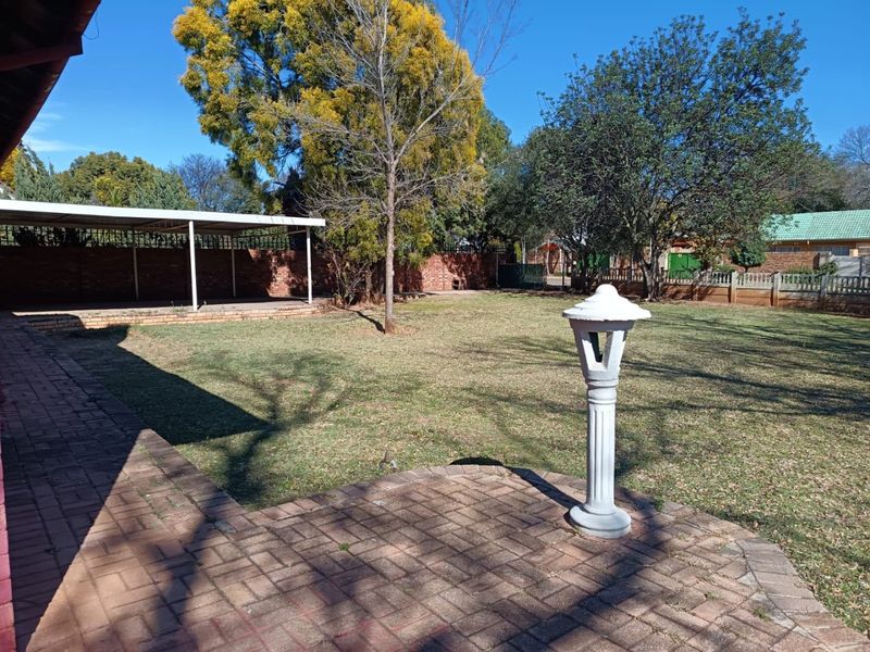3 Bedroom House for sale in Stilfontein - Photo 4