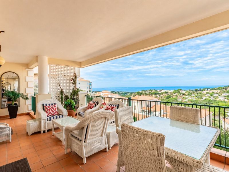 To let in La Lucia, Luxury Three Ensuite Bedroom Apartment with Exquisite Ocean Views.  La Palma Terraces  - Photo 1