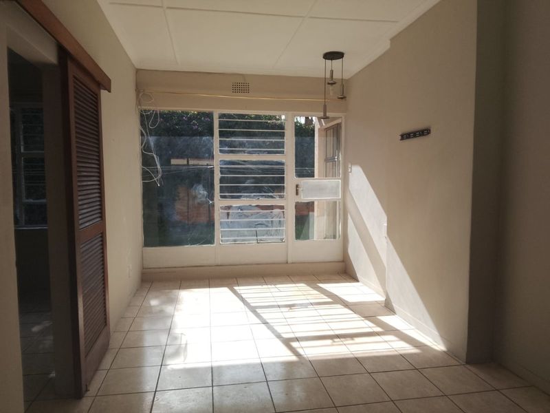 1 Bedroom Apartment in Simmerfield Germiston - Photo 6