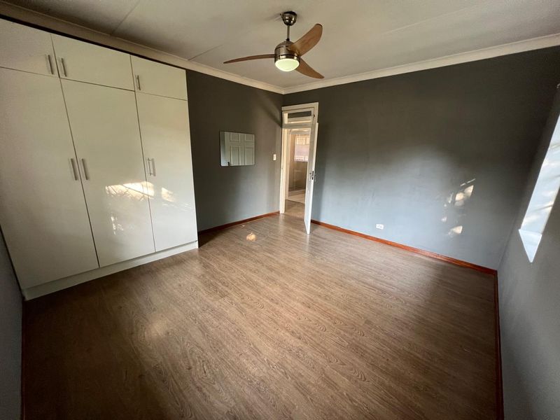 SHARED PROPERTY - Pet friendly - 3 Bedrooms, 1 Bathroom home in Sarnia  - Photo 8