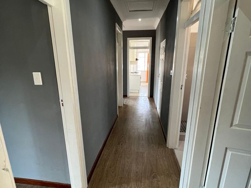 SHARED PROPERTY - Pet friendly - 3 Bedrooms, 1 Bathroom home in Sarnia  - Photo 7