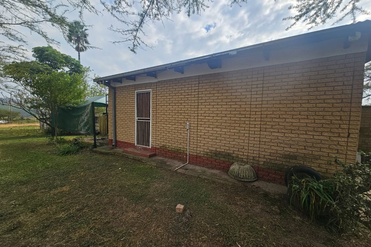 2 Bedroom House On Main Rd Next To Airport - Photo 3