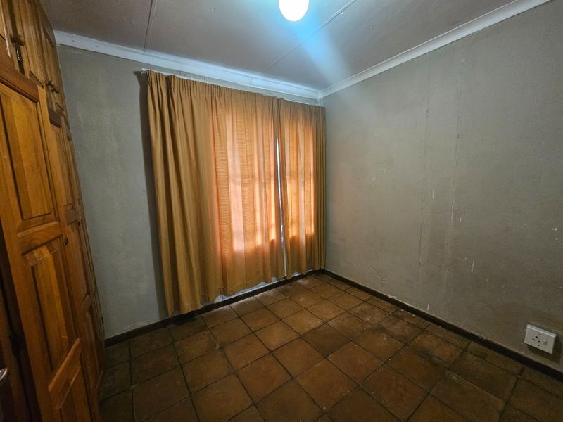 2 Bedroom House On Main Rd Next To Airport - Photo 7