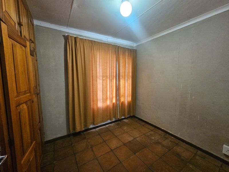 2 Bedroom House On Main Rd Next To Airport - Photo 8