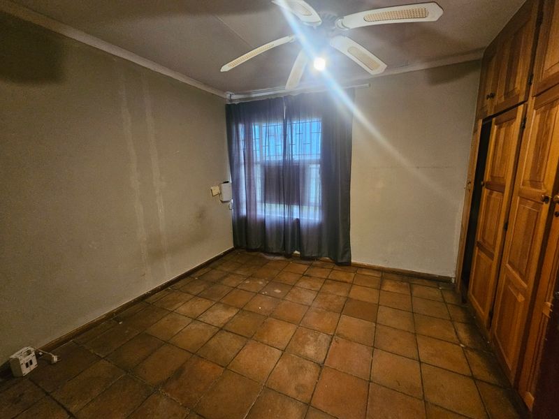 2 Bedroom House On Main Rd Next To Airport - Photo 6