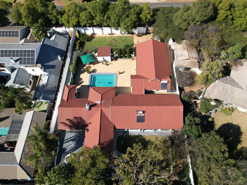Grand Family Home in Waterkloof Ridges' Prestigious Boomed-Off Enclave - Photo 4