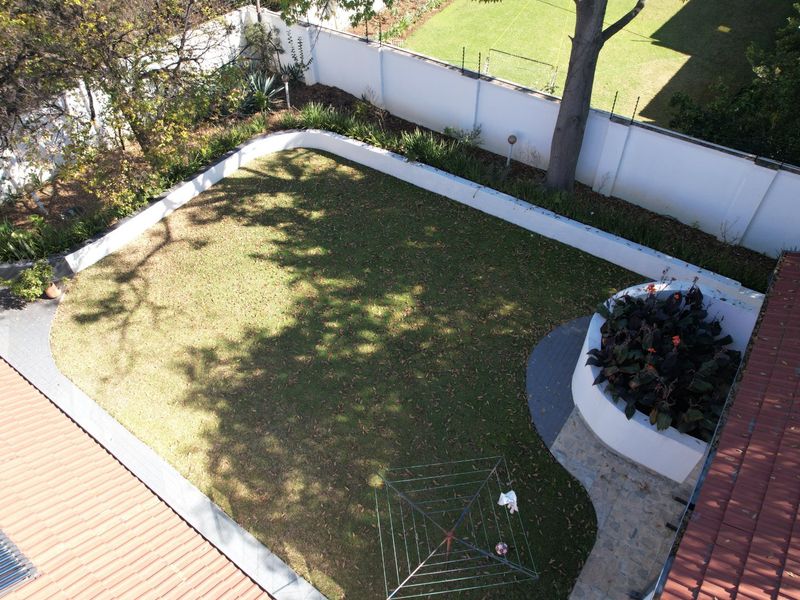 Grand Family Home in Waterkloof Ridges' Prestigious Boomed-Off Enclave - Photo 6