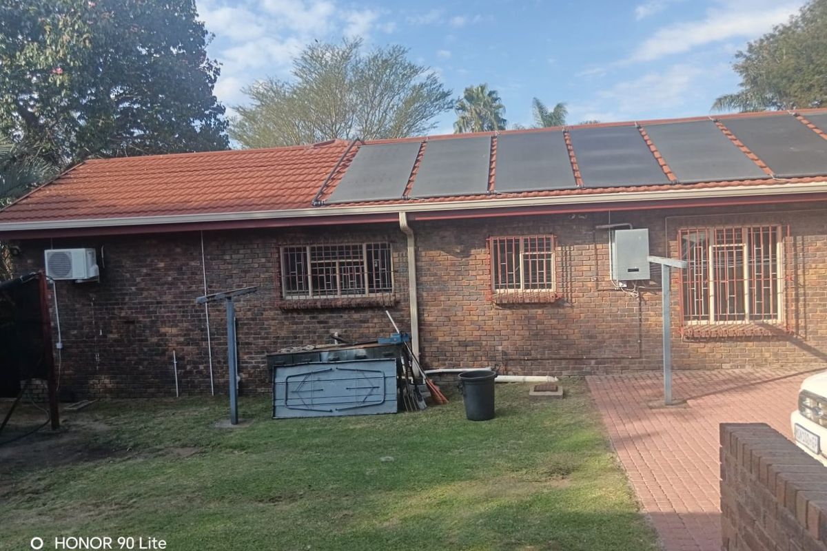 Warm Family House with big a stands - Photo 5