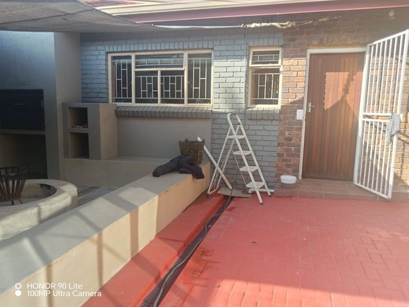 Warm Family House with big a stands - Photo 9