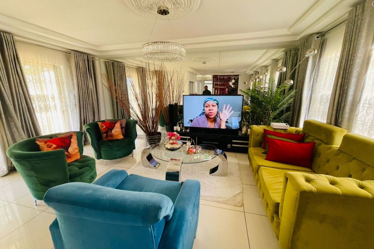 Whether you're a growing family, first-time buyer, or investor, this home presents exceptional value in one of Roodepoort's established residential suburbs. - Photo 3