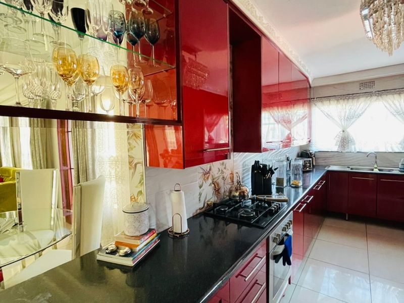 Whether you're a growing family, first-time buyer, or investor, this home presents exceptional value in one of Roodepoort's established residential suburbs. - Photo 6