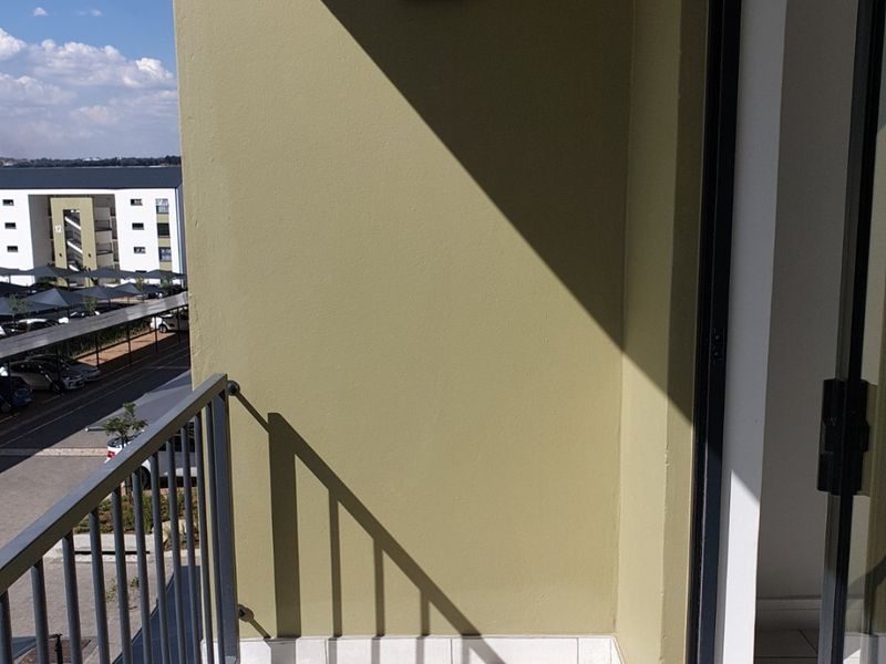 1 Bedroom | 1 Full Bathroom First-Floor Apartment for Sale in Greenlee, Linbro Park - Photo 10