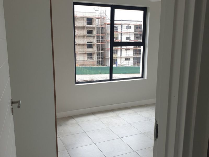 1 Bedroom | 1 Full Bathroom First-Floor Apartment for Sale in Greenlee, Linbro Park - Photo 6