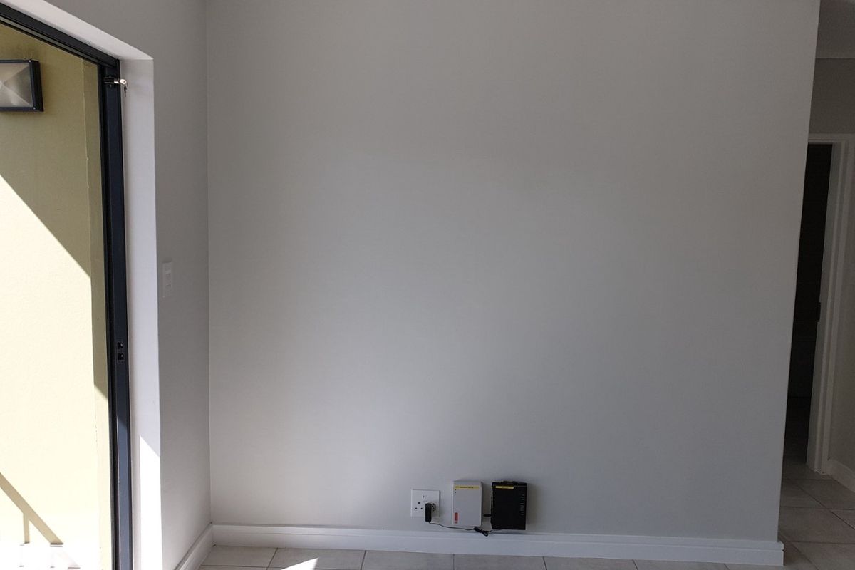 1 Bedroom | 1 Full Bathroom First-Floor Apartment for Sale in Greenlee, Linbro Park - Photo 4
