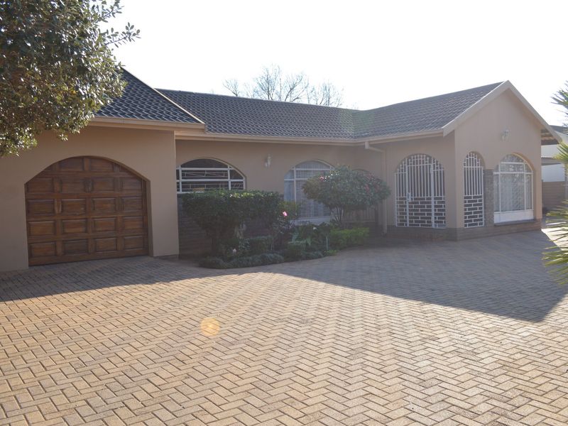 Exceptional Versatility in a Prime Flamwood Position - Photo 6