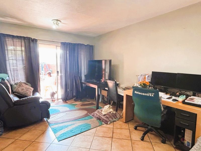 Two Bedroom One Bathroom Ground Floor Appartment - Photo 3