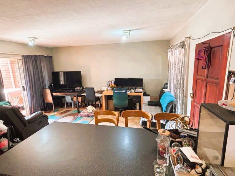 Two Bedroom One Bathroom Ground Floor Appartment - Photo 4
