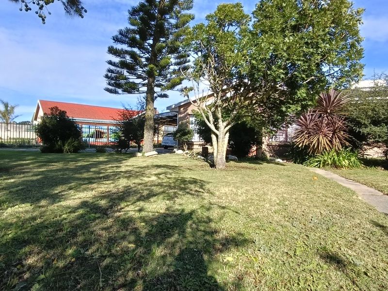 Stunning 3-Bedroom Home with Flatlet in Delville Park, George - Photo 3