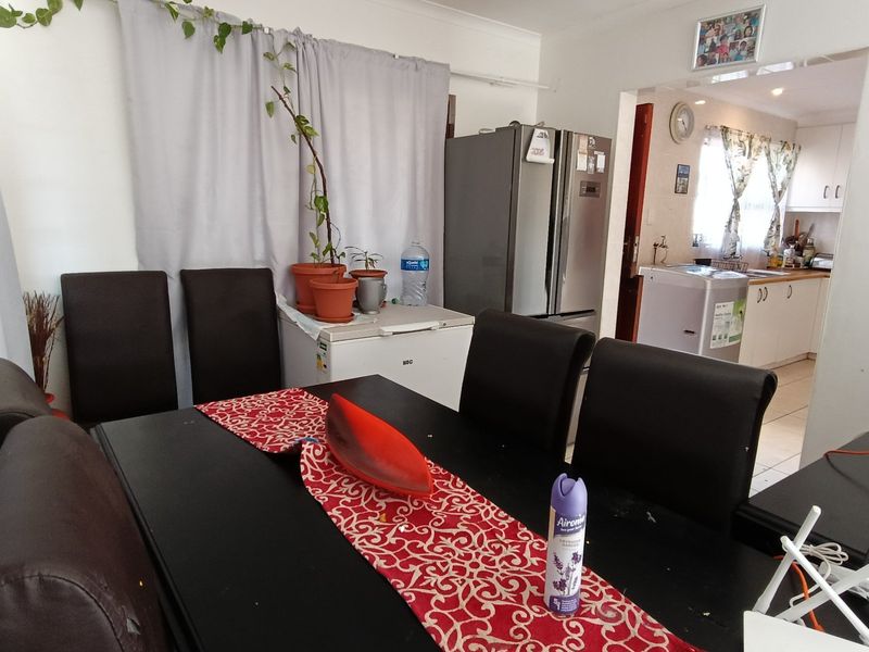 Stunning 3-Bedroom Home with Flatlet in Delville Park, George - Photo 7