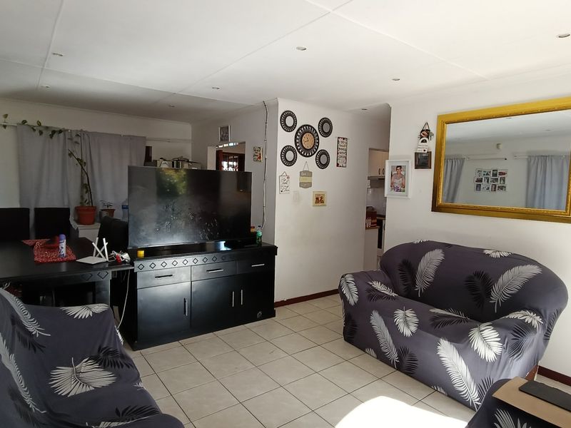 Stunning 3-Bedroom Home with Flatlet in Delville Park, George - Photo 6
