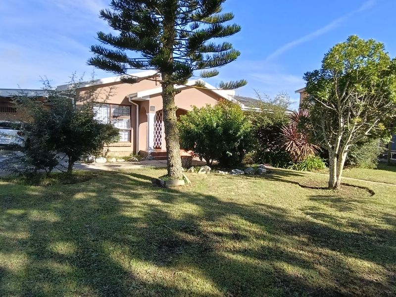 Stunning 3-Bedroom Home with Flatlet in Delville Park, George - Photo 2